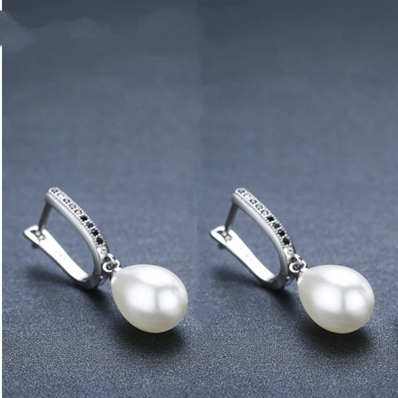 EmiSmile details matter Classic Zircon Circle Earrings – Elegant Sparkle for the Modern Office Look