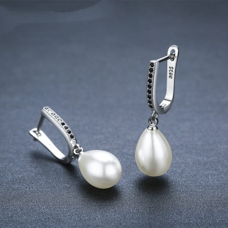 EmiSmile details matter Classic Zircon Circle Earrings – Elegant Sparkle for the Modern Office Look