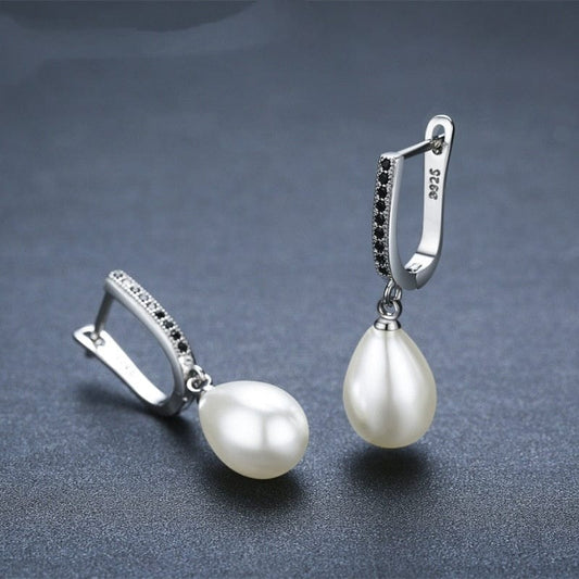EmiSmile details matter Classic Zircon Circle Earrings – Elegant Sparkle for the Modern Office Look