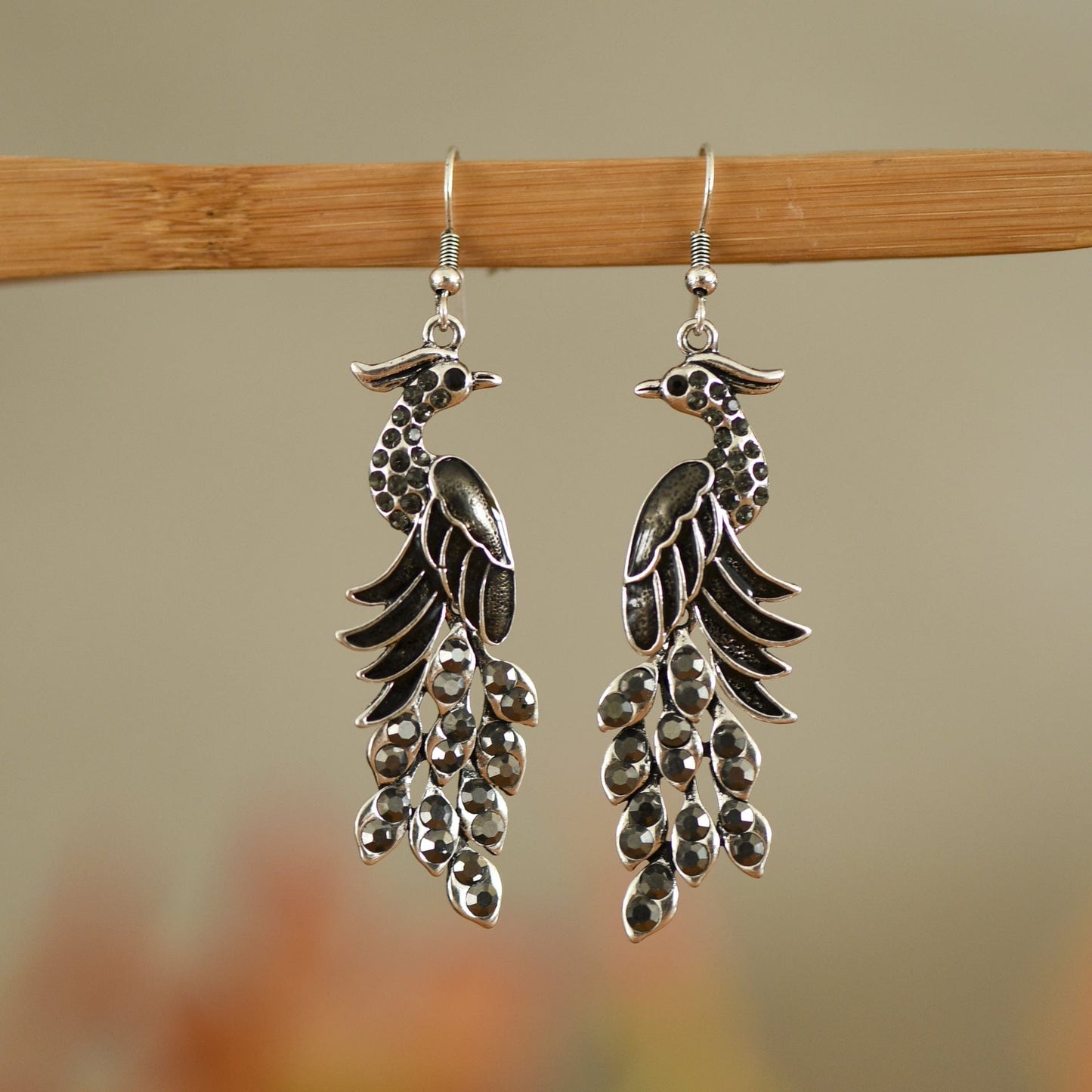 EmiSmile details matter DC18652 Black Retro Peacock Texture Earrings – Bold, Artistic, and Timeless
