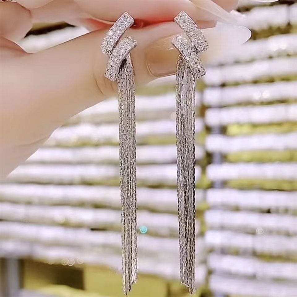EmiSmile details matter Silver tassel earrings XINGX Water Drop Tassel Earrings – Simple Elegance, Subtle Sparkle