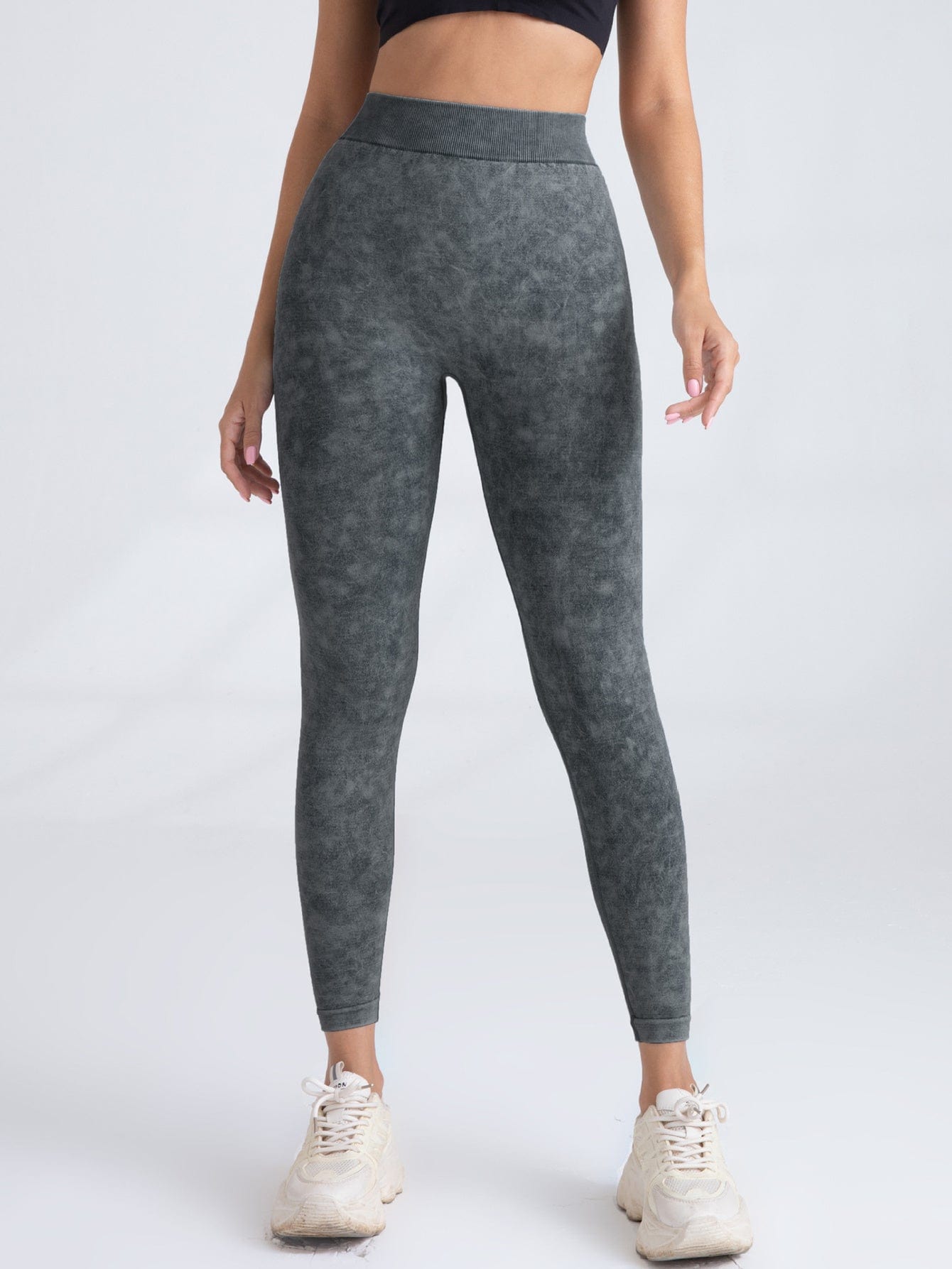 EmiSmile tracksuit V-Back Scrunch Butt Workout Leggings for Women  | Seamless High-Waisted Yoga & Gym Leggings
