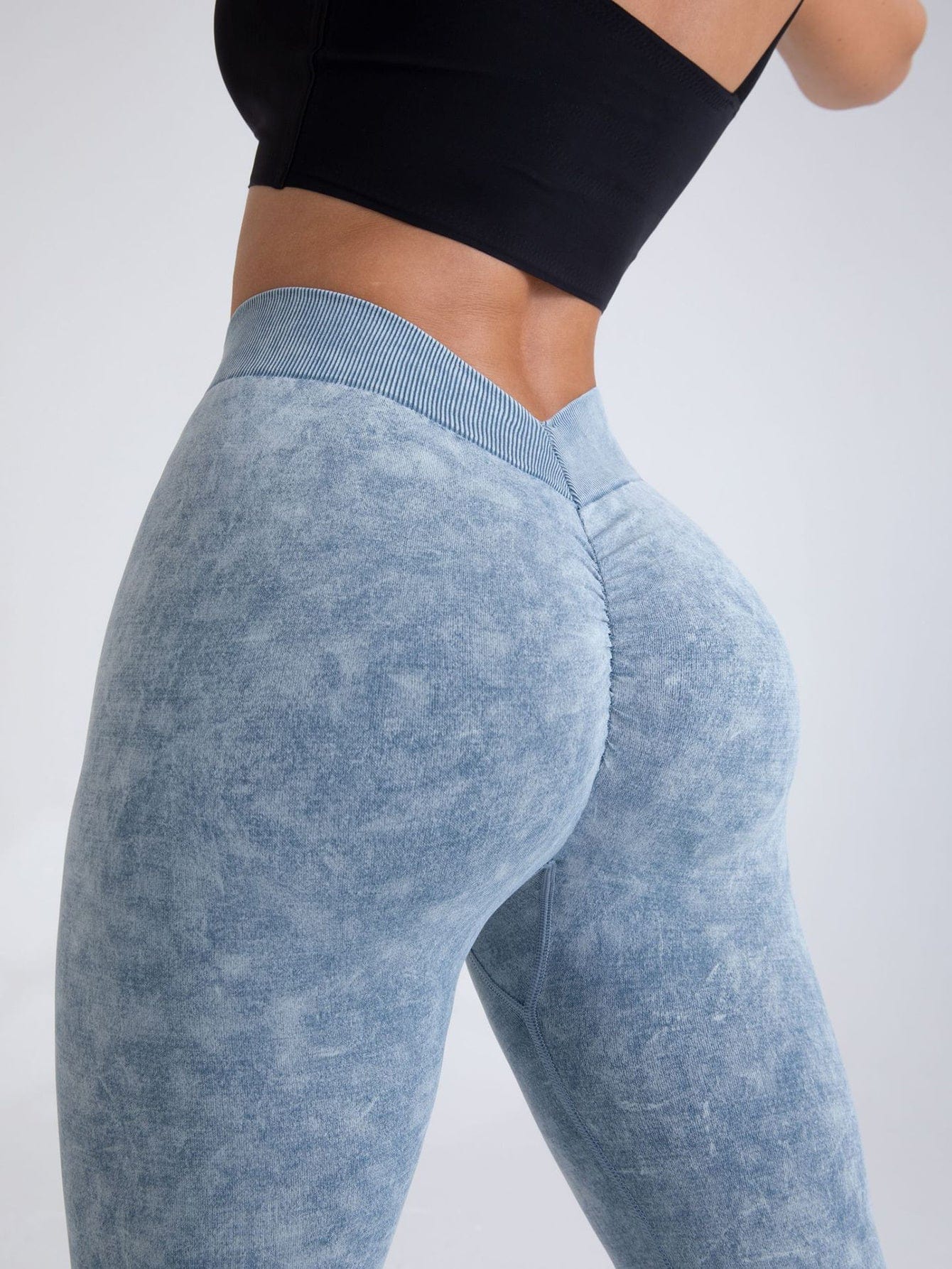 EmiSmile tracksuit V-Back Scrunch Butt Workout Leggings for Women  | Seamless High-Waisted Yoga & Gym Leggings
