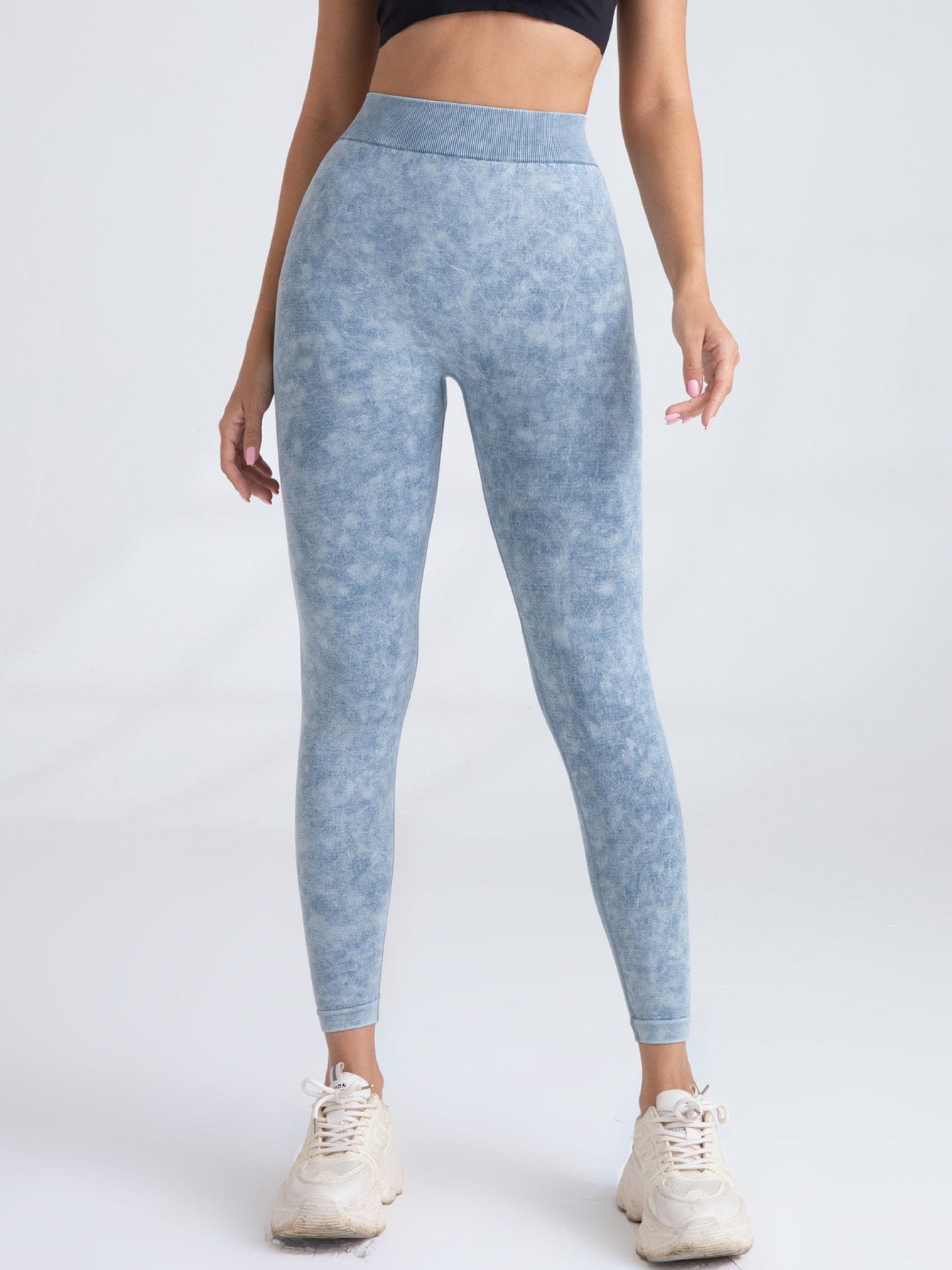 EmiSmile tracksuit V-Back Scrunch Butt Workout Leggings for Women  | Seamless High-Waisted Yoga & Gym Leggings