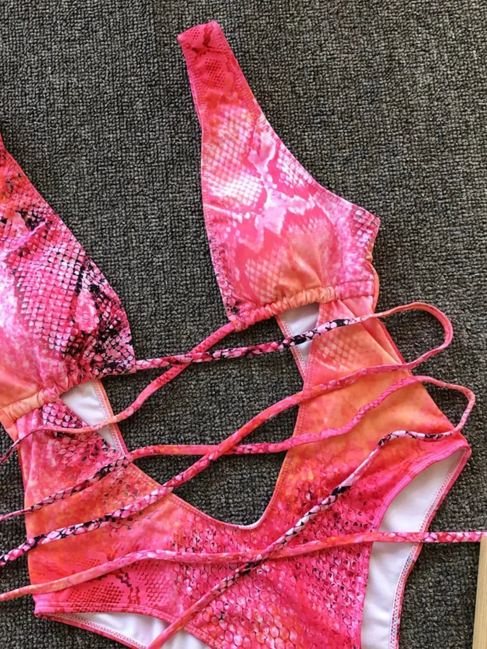 Trendsi 𝑺𝑾𝑰𝑴𝑾𝑬𝑨𝑹 Lace-Up Backless Plunge One-Piece Swimwear
