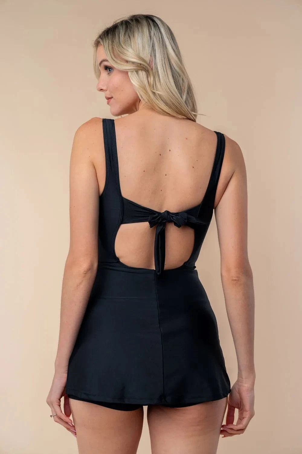 Trendsi 𝑺𝑾𝑰𝑴𝑾𝑬𝑨𝑹 White Birch Full Size Sleeveless Tie Back Performance Knit Swim Dress