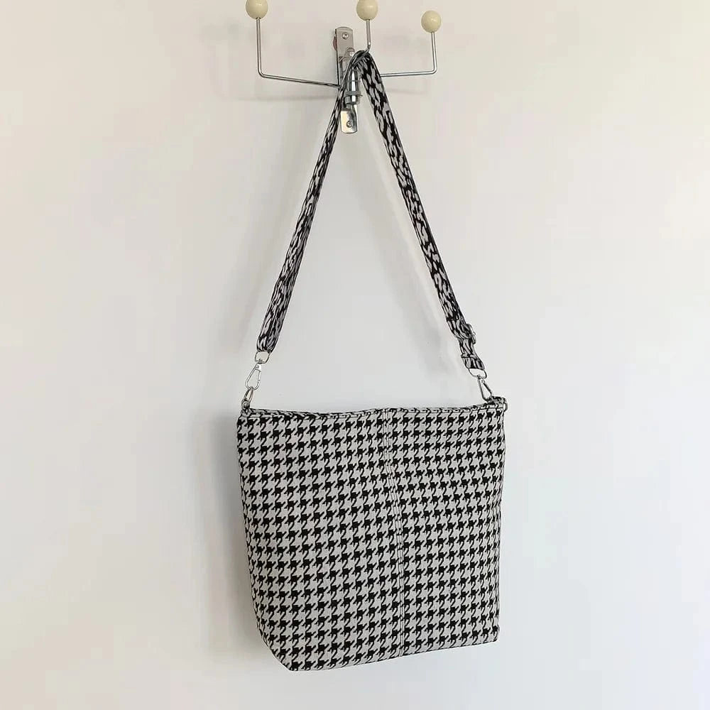 Trendsi Adjustable Strap Medium Shoulder Bag