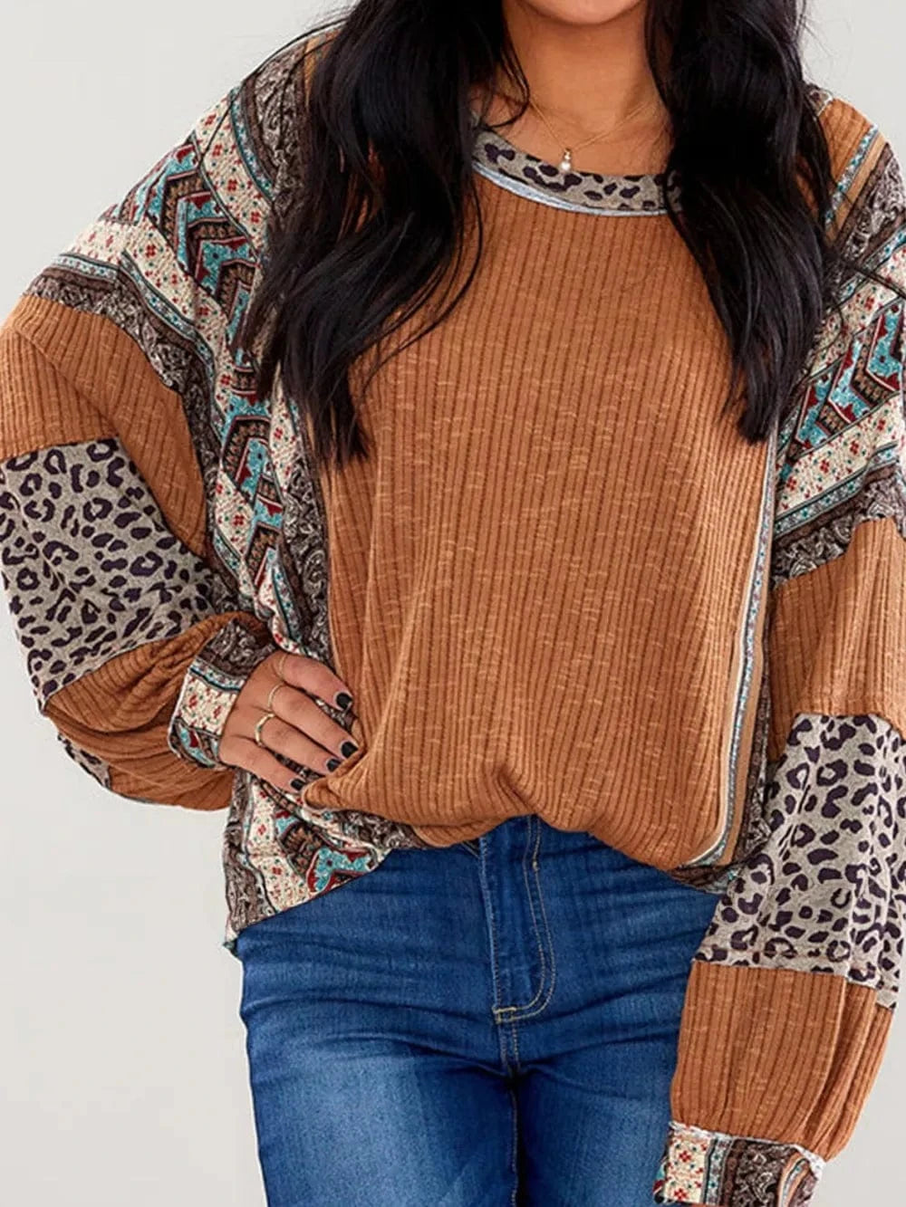 Trendsi Caramel / S Leopard Round Neck Long Sleeve Sweatshirt
