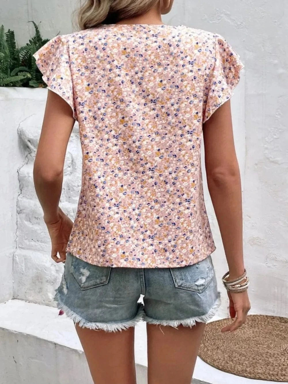 Trendsi Ditsy Floral Round Neck Cap Sleeve Top
