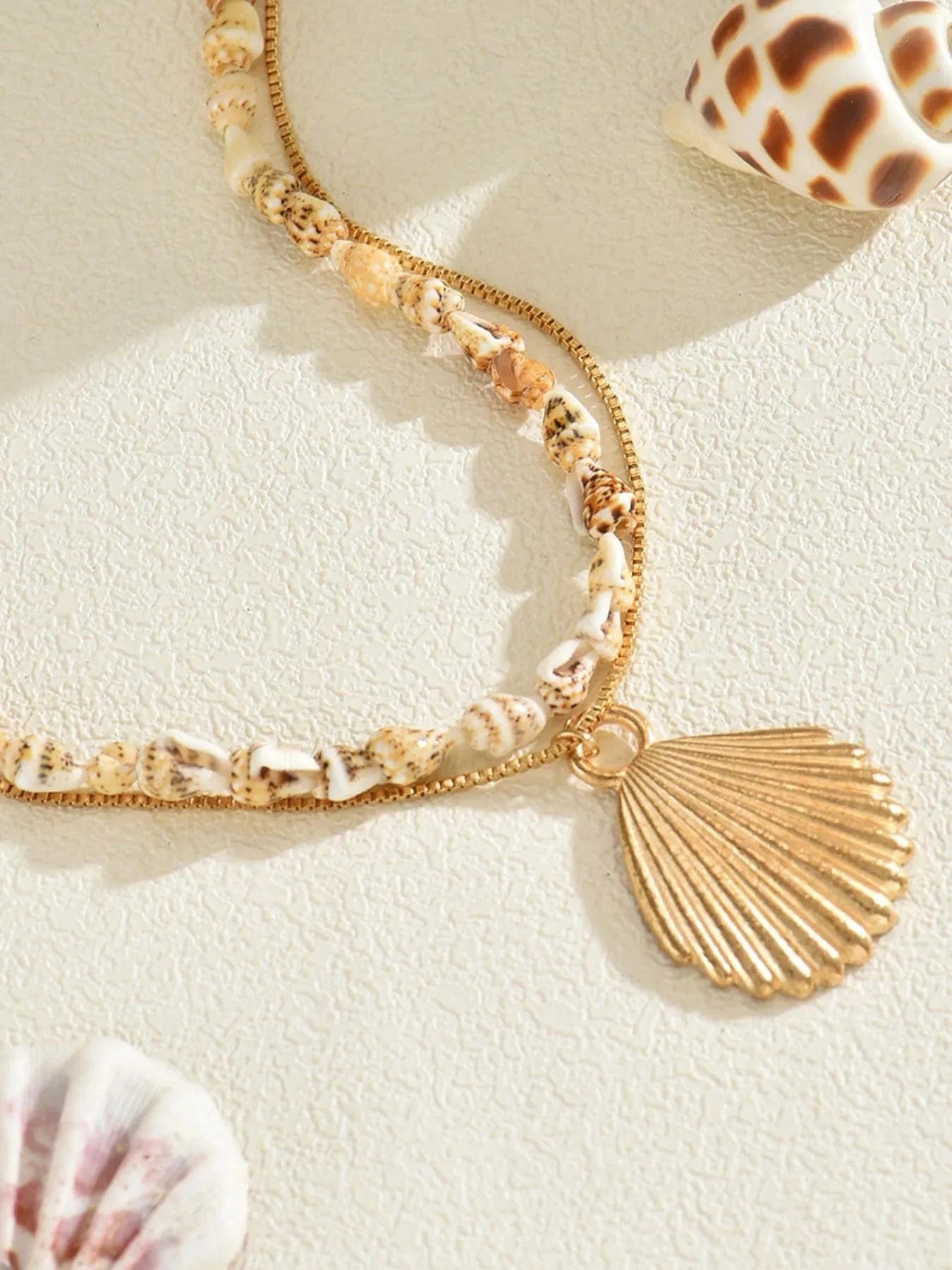Trendsi Gold / One Size 18K Gold-Plated Shell Layered Shell Pendant Necklace