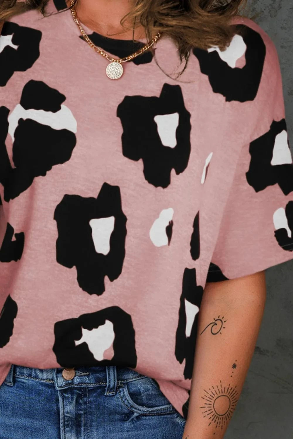 Trendsi Leopard Round Neck Half Sleeve T-Shirt