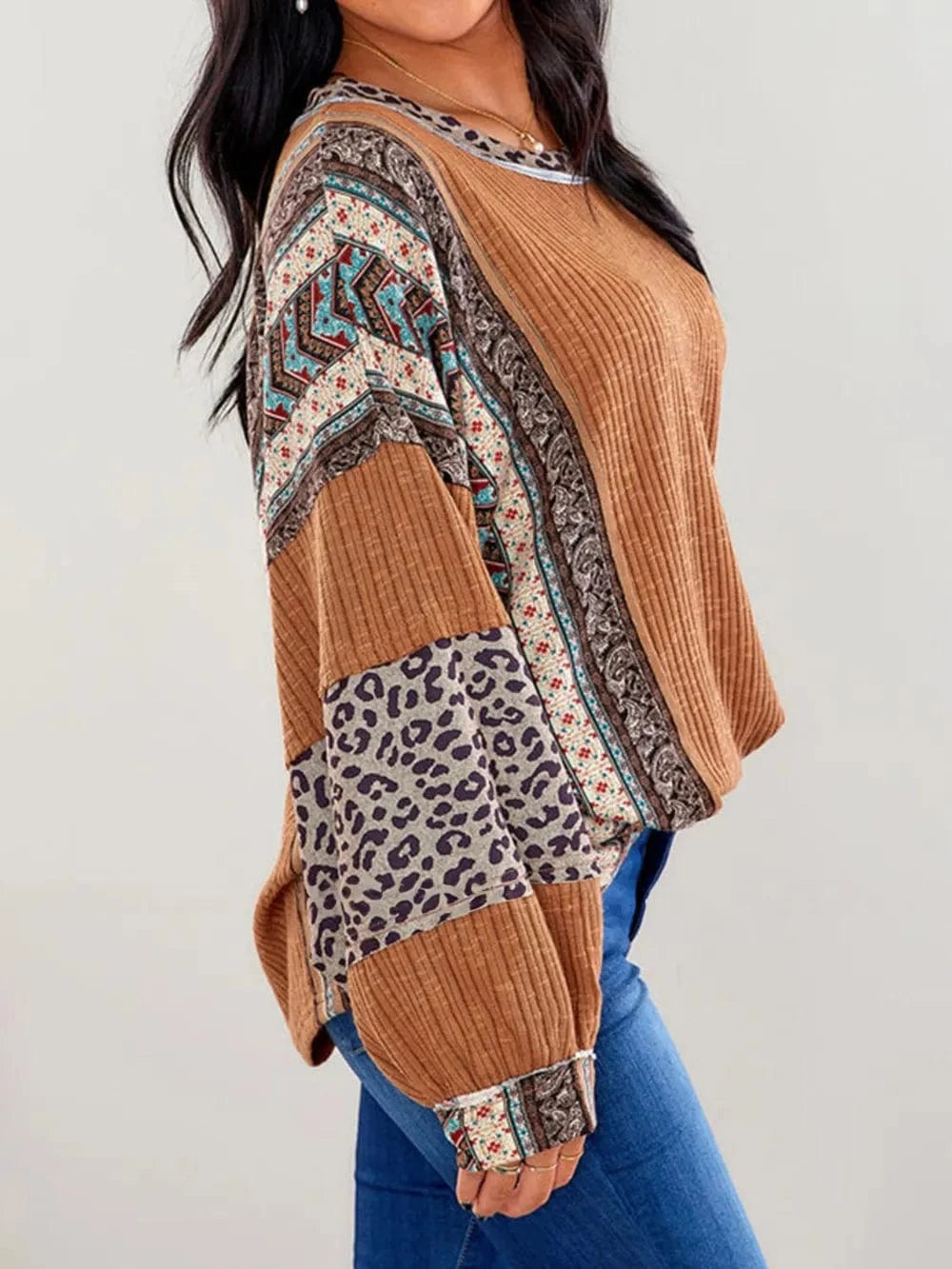 Trendsi Leopard Round Neck Long Sleeve Sweatshirt