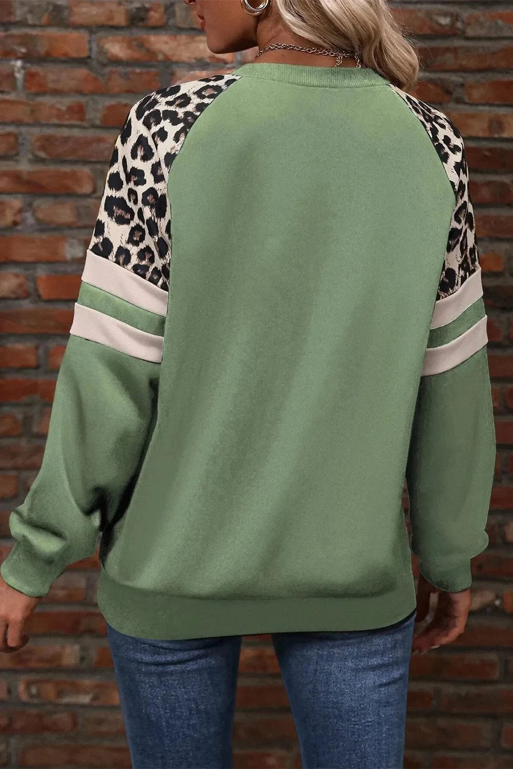 Trendsi Leopard Round Neck Long Sleeve Sweatshirt