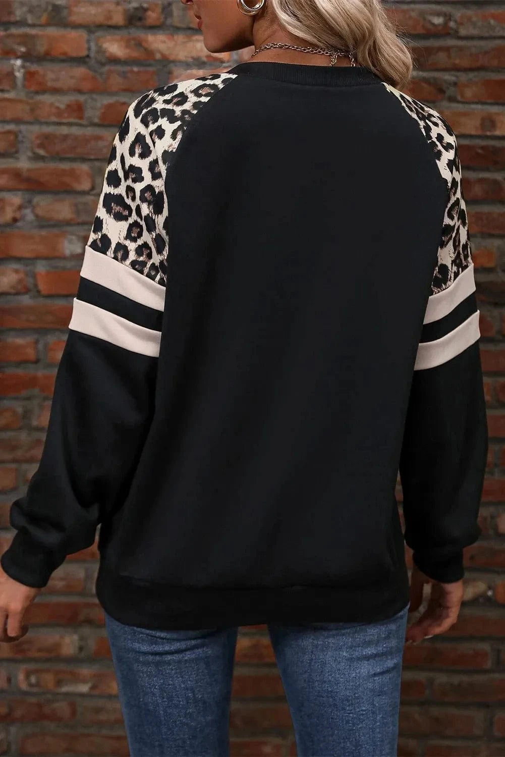 Trendsi Leopard Round Neck Long Sleeve Sweatshirt