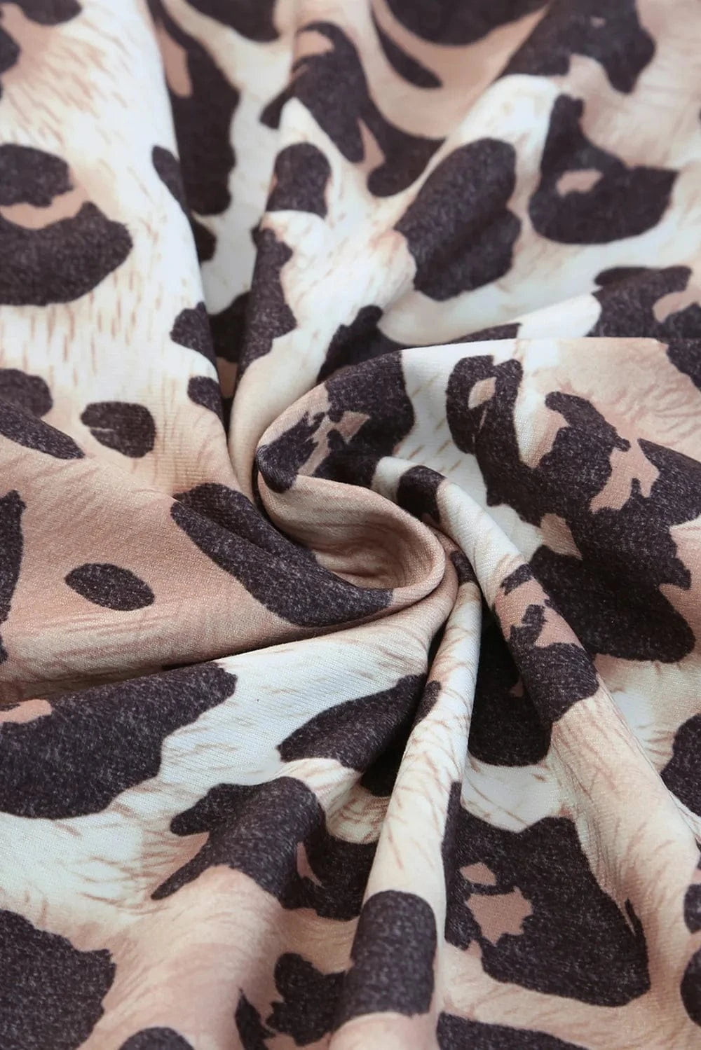 Trendsi Plus Size Leopard Round Neck Blouse