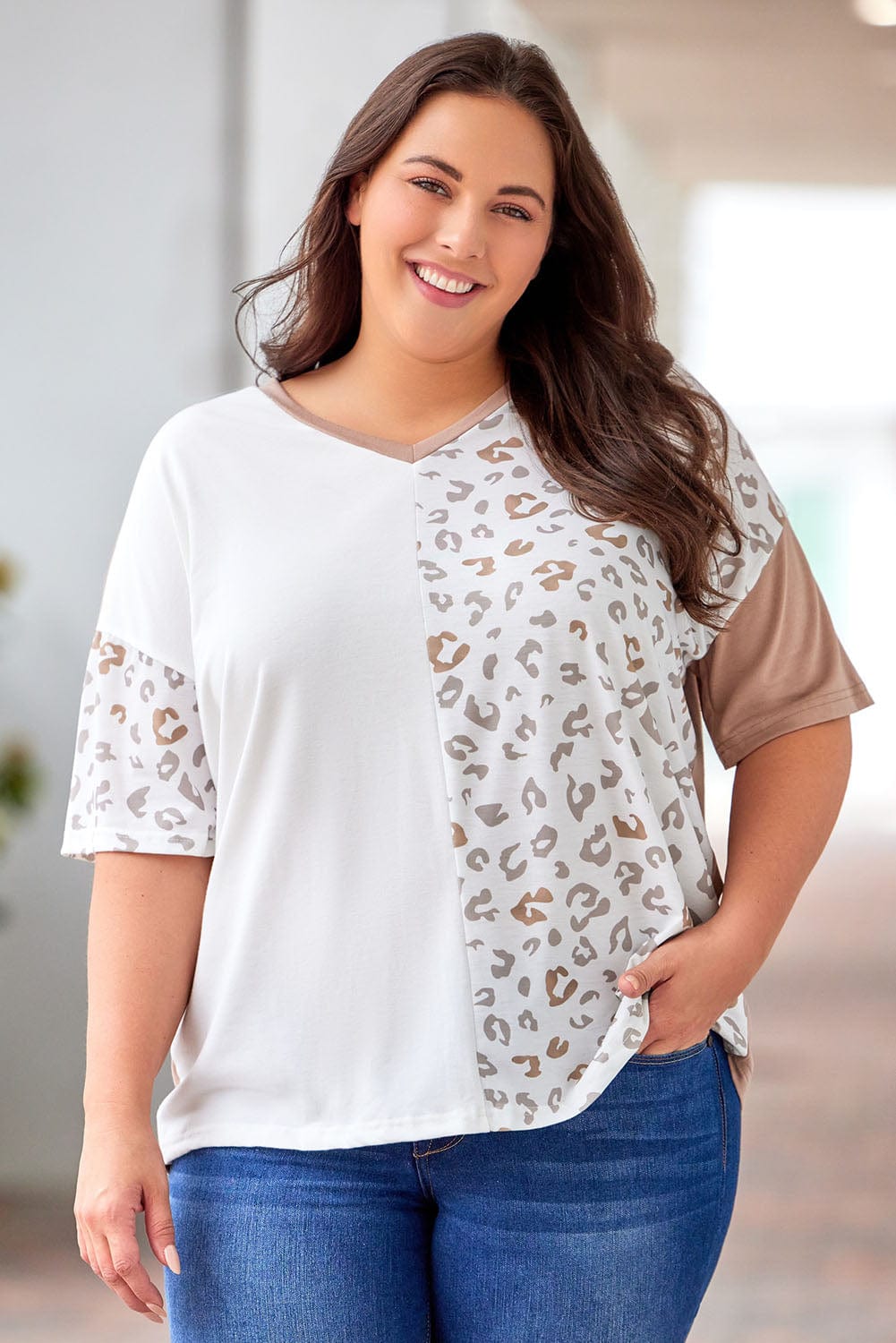 Trendsi Plus Size Leopard V-Neck T-Shirt