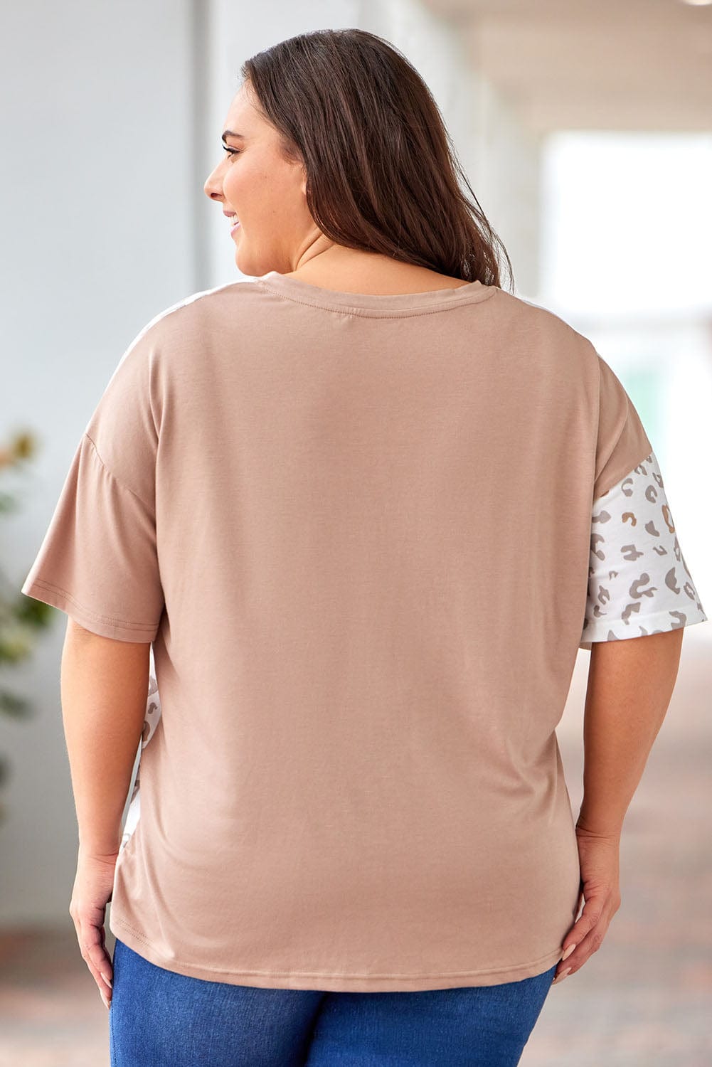 Trendsi Plus Size Leopard V-Neck T-Shirt