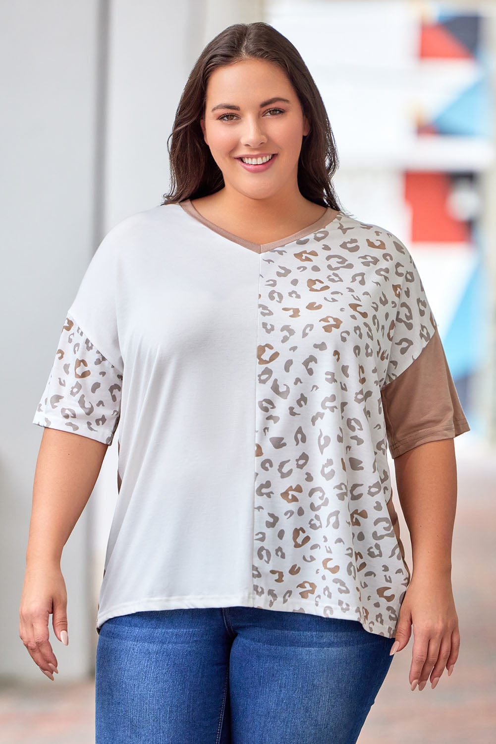 Trendsi Plus Size Leopard V-Neck T-Shirt