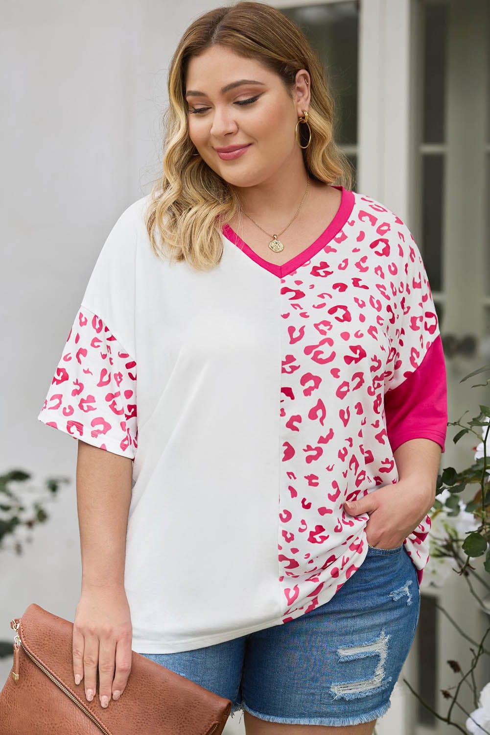 Trendsi Plus Size Leopard V-Neck T-Shirt