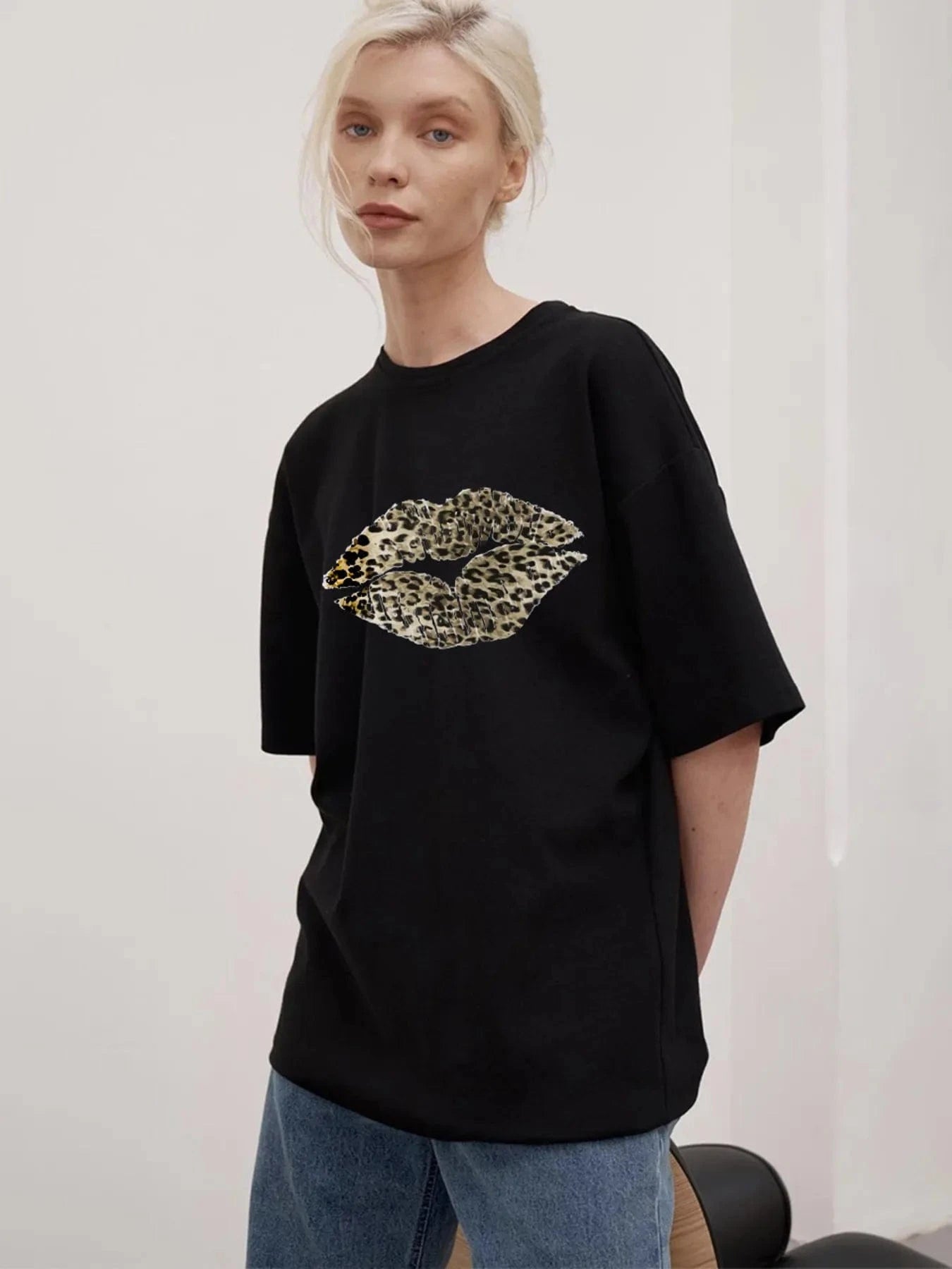 Trendsi TOP Black / M Leopard Lips Round Neck Oversized T-Shirt