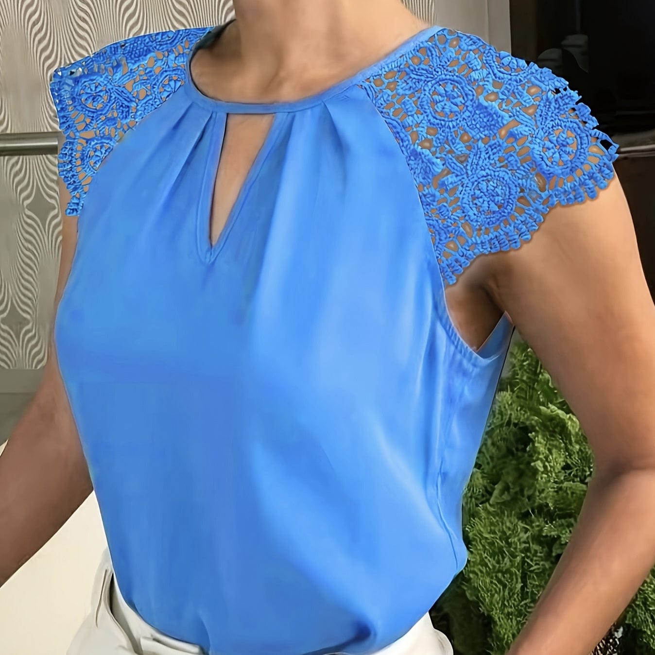 Trendsi tops "Elegant Summer Top with Contrast Lace Collar – Vintage Chic